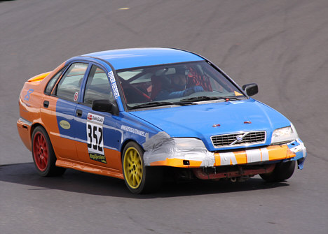 Keld Graabæk efter at han havde forsøgt at 'face-lifte' Volvo S40 raceren.